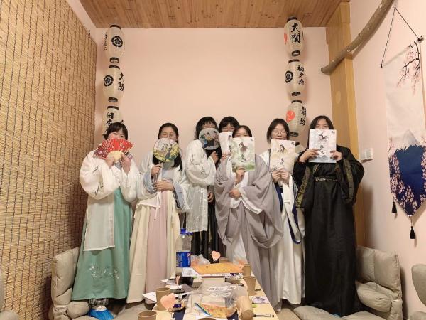 那些回老家的年轻人都怎么样了,那些回县城开店的年轻人