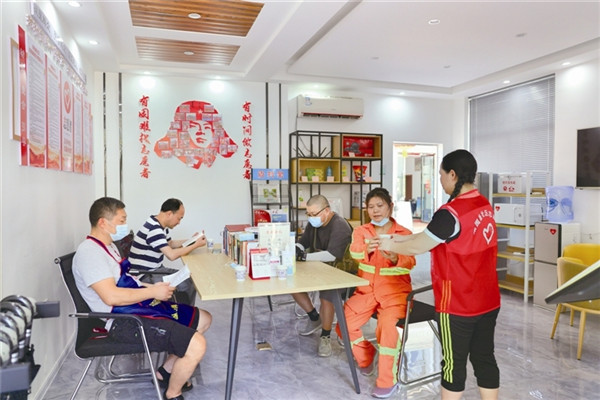 爱心驿站传递温暖正能量,爱心驿站温暖民心