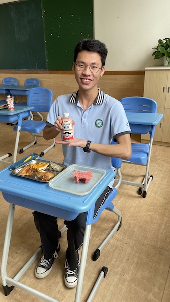 “考前有绿码，考时成黑马！”把骊歌化作战曲，沪上校园为少年花式打气