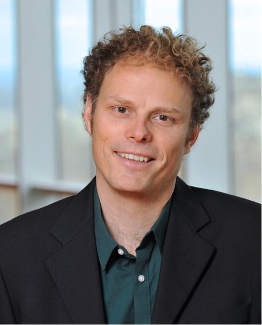 中二青年付杰的逆袭故事：从二本生到ICLR杰出论文奖，我用了20年