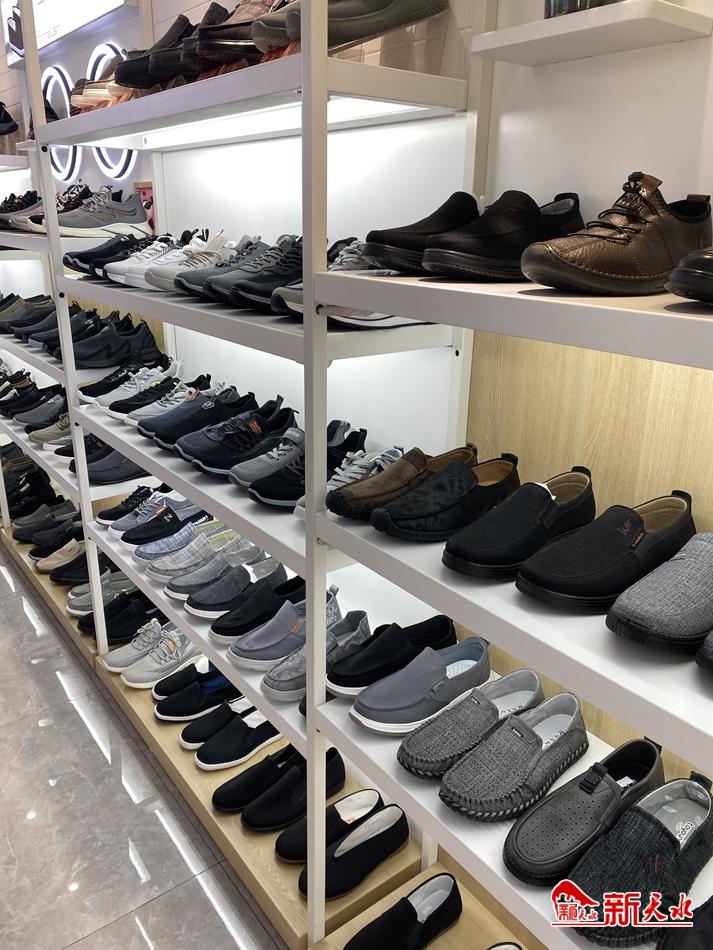 天太热这些商品卖得也“热”