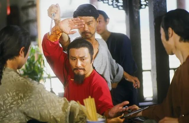 85岁谢贤获封金像奖影帝,85岁谢贤获影帝视频