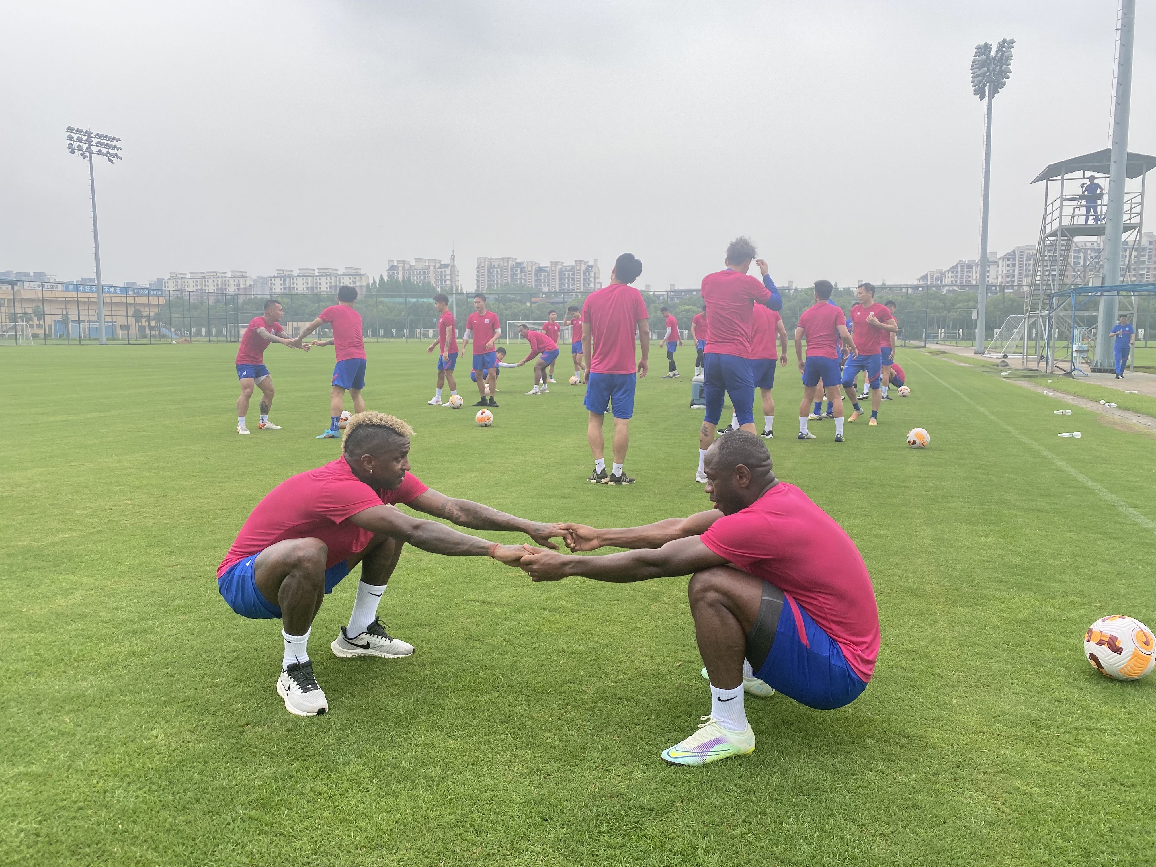 禁令未解内部挖潜，徐友刚、杨泽翔、丛震补缺