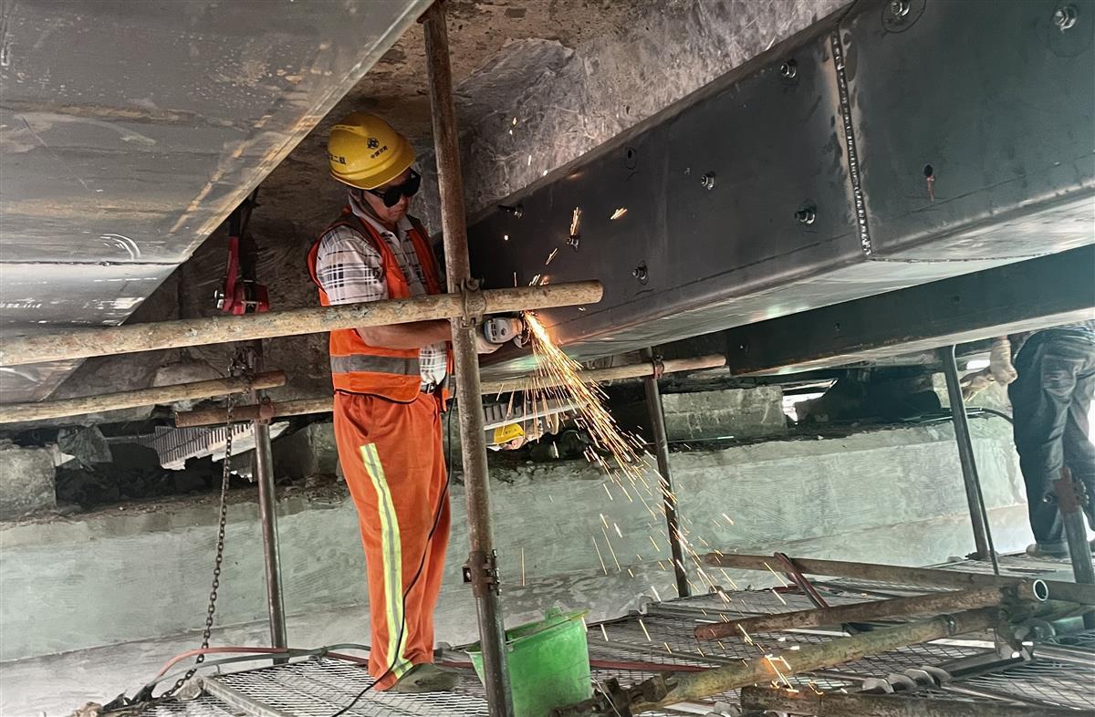 安康汉江一桥施工,汉江第一桥何时开工