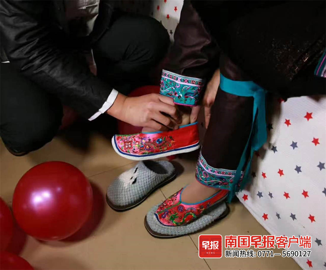 广西定情之物绣球,绣球是壮族青年的定情信物