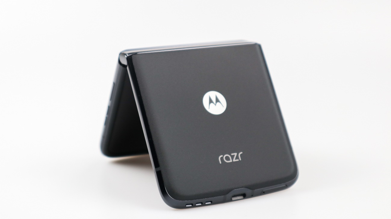 折叠屏新品motorazr2022,moto折叠屏razr2023发布会