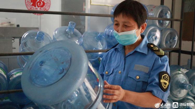 市场监管所中秋节前食品安全检查,市场监管局两会食品安全保驾护航