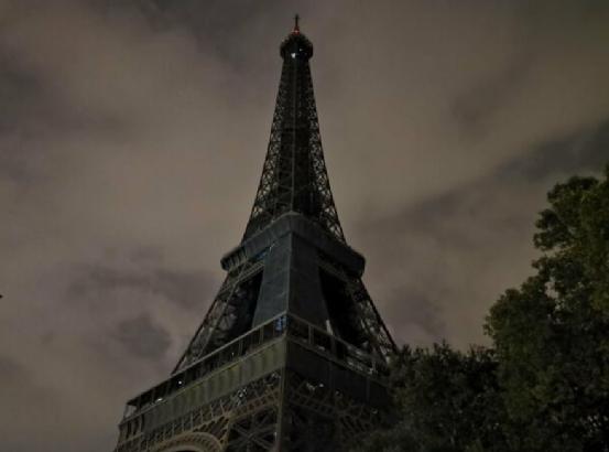 延后供暖、限温18度，铁塔、卢浮宫提前熄灯，法国人要勒紧裤腰带过冬