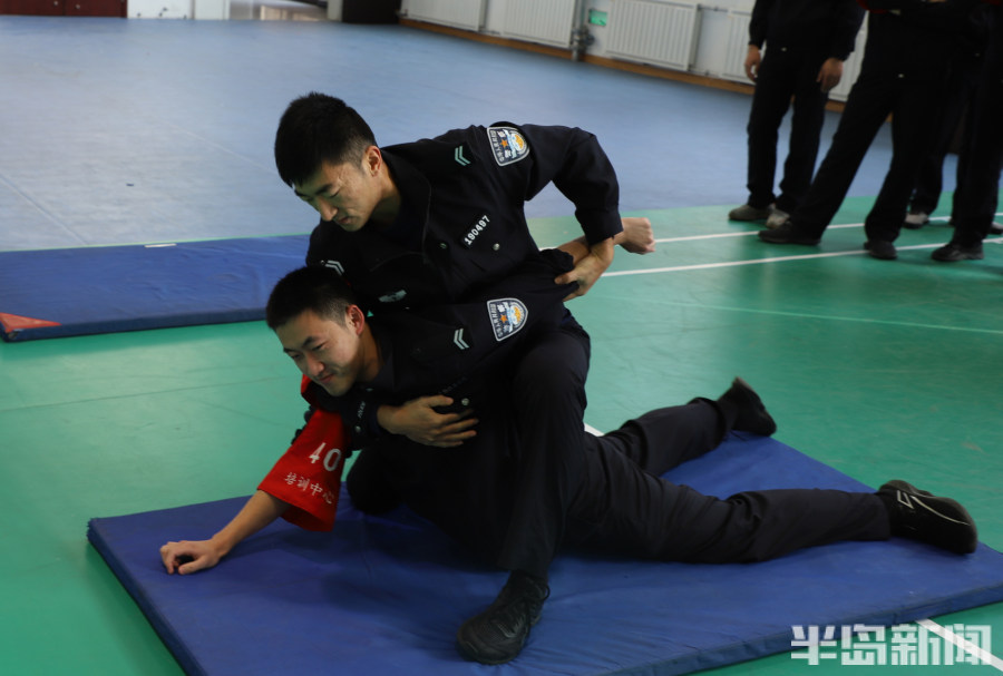 喜迎二十大，平安在身边丨文能教学授课接地气，武能实战砺精兵！看，警营园丁的别样风采