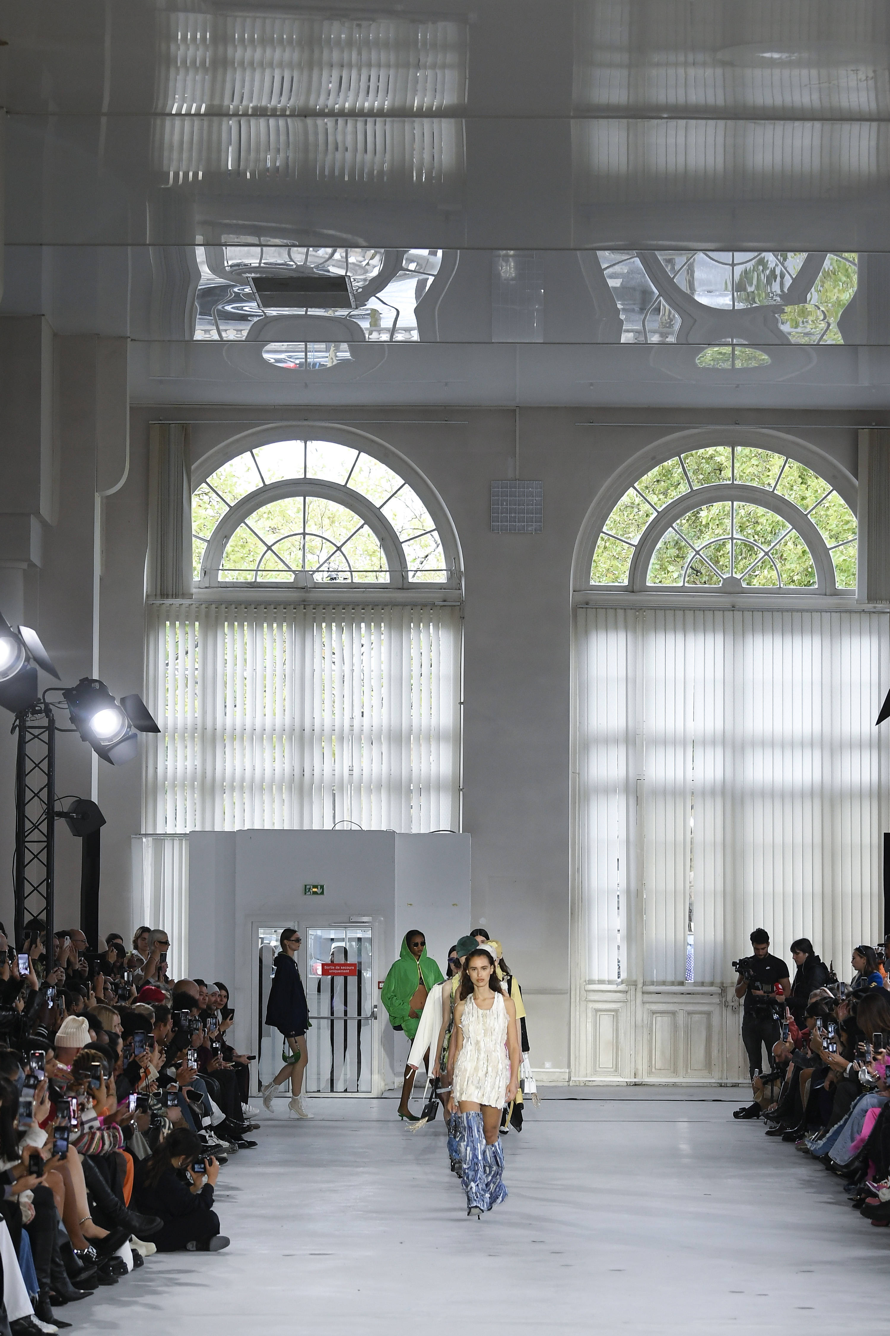 victoriaceretti时装周,victoria春夏2024时装周