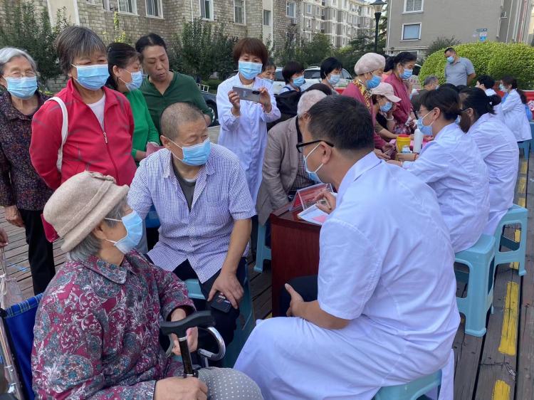 美德健康生活|淄博高新区四宝山街道时代社区：庆“双节”送服务情暖人心解民忧