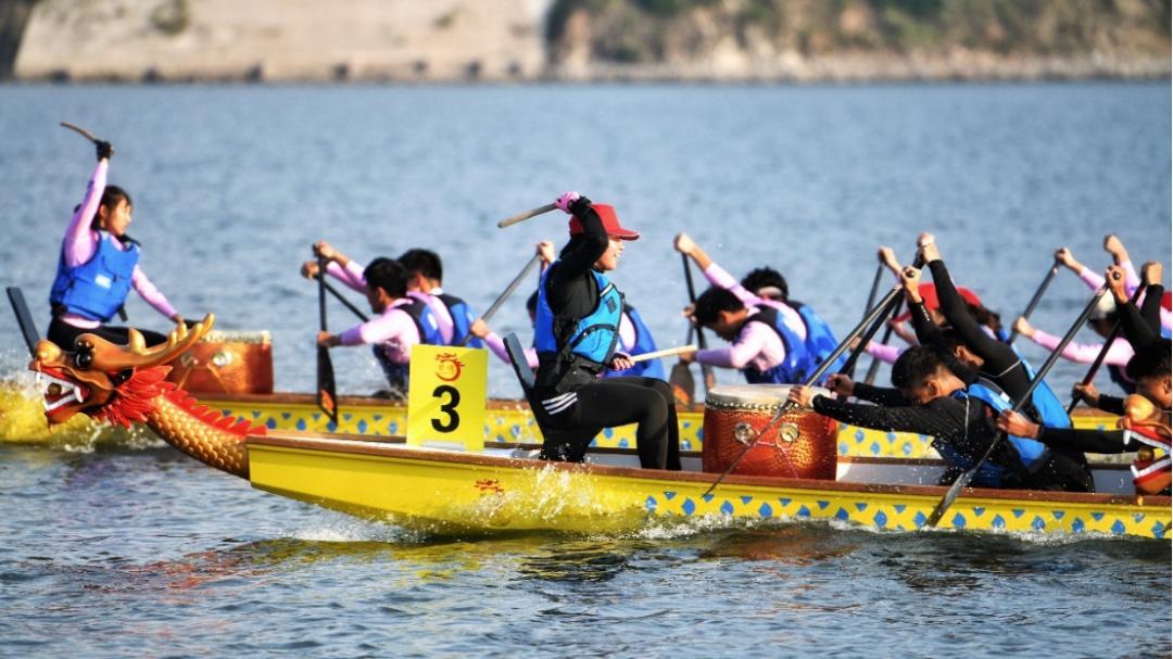 体育运动学校赛艇训练,体育课游泳项目