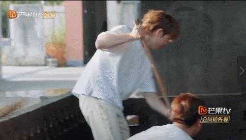 人是越来越红了，精神越来越不“正常”？