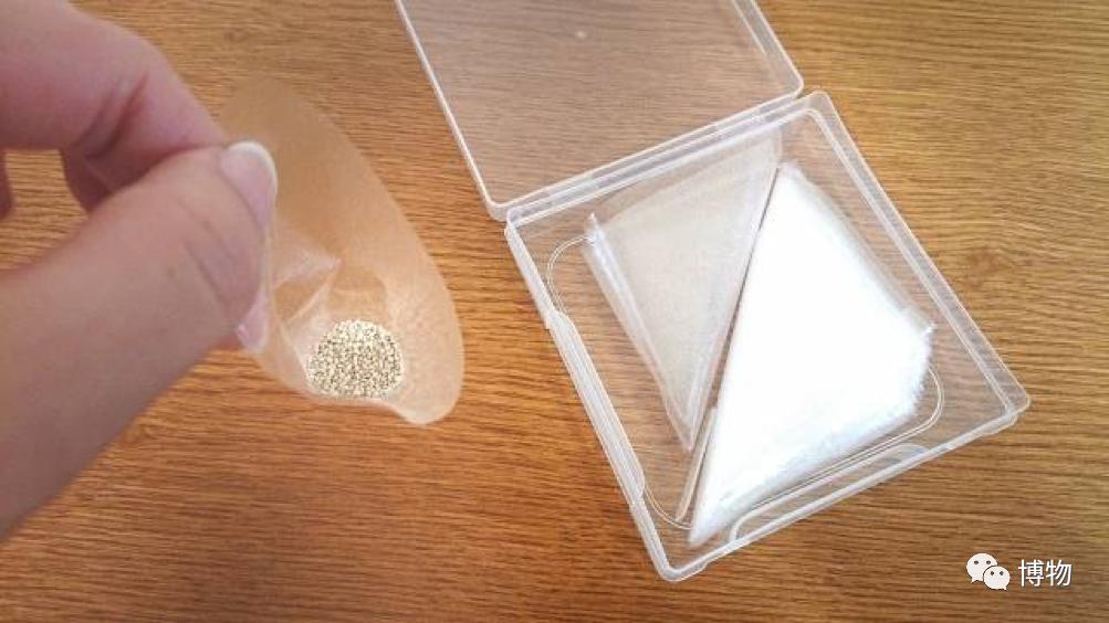 泡面料包为何不用一泡就化,方便面浓缩料包怎么制成的