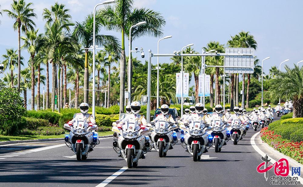 走进*警武**国宾护卫队体验“中华第一骑”骑手养成记