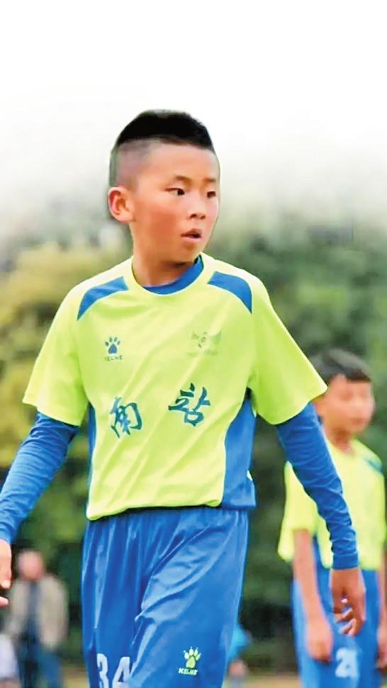 世界杯护旗手昆明,俄罗斯世界杯开幕式中国护旗手