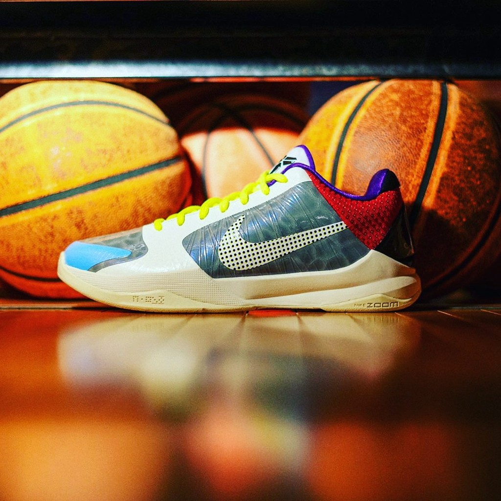 塔克最新上脚比赛球鞋,塔克上脚kobe3