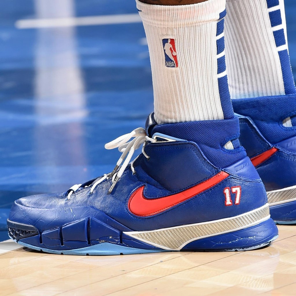 塔克最新上脚比赛球鞋,塔克上脚kobe3