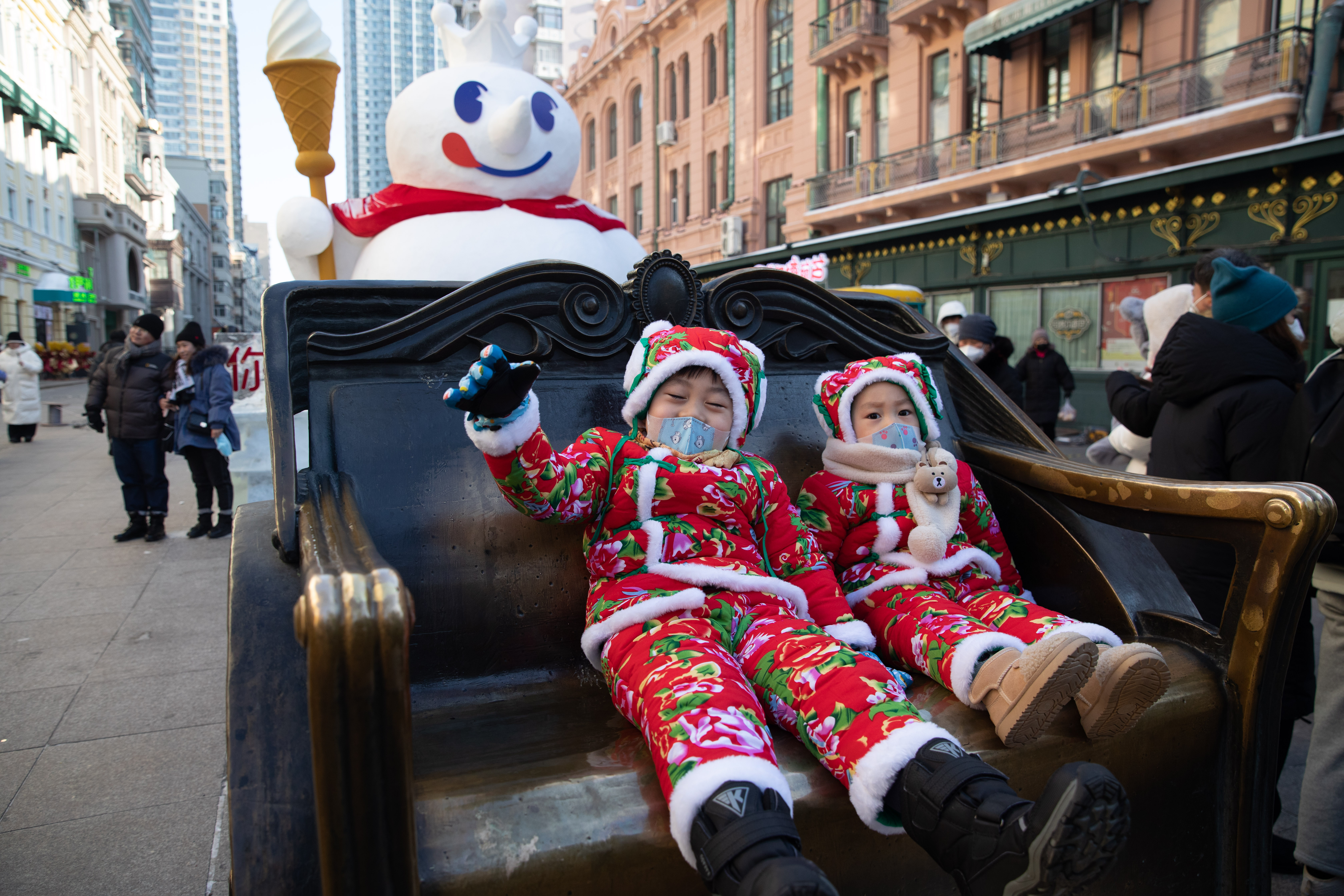 新华全媒辞旧迎新活力勃发,新华全媒减负纾困