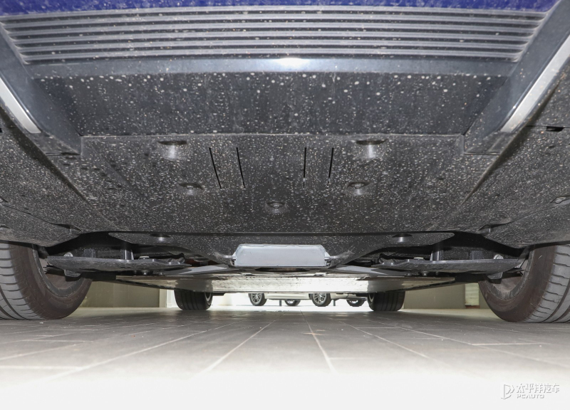 同级20-30万元纯电豪华轿车怎么选,想选一款空间好的车买它准没错