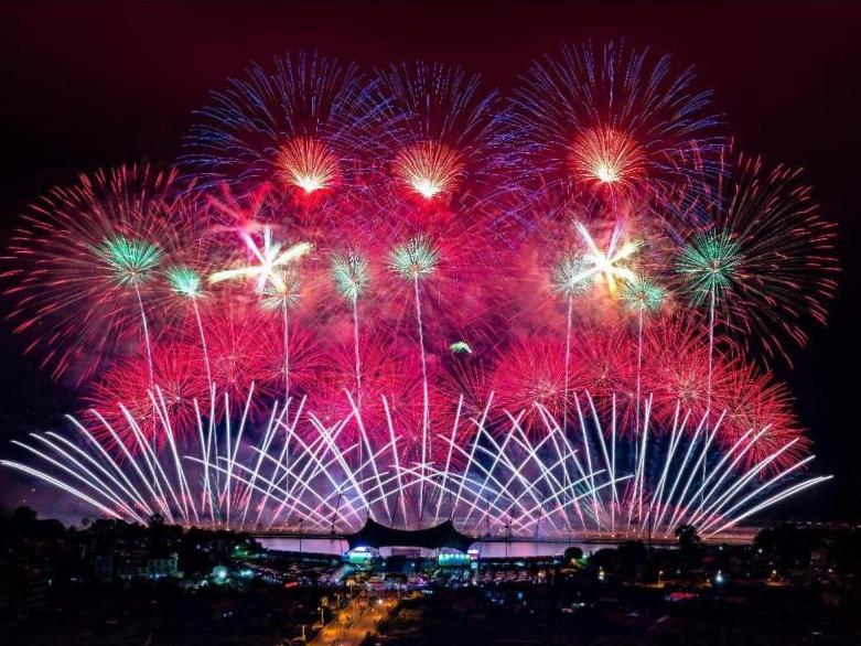 正月十五，和龙市“和衷共济跟*党**走龙兴致远庆元宵”焰火晚会，与您相约！