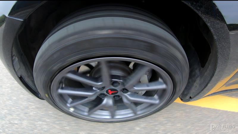 model3用的是ev专用轮胎吗,model3pzero轮胎