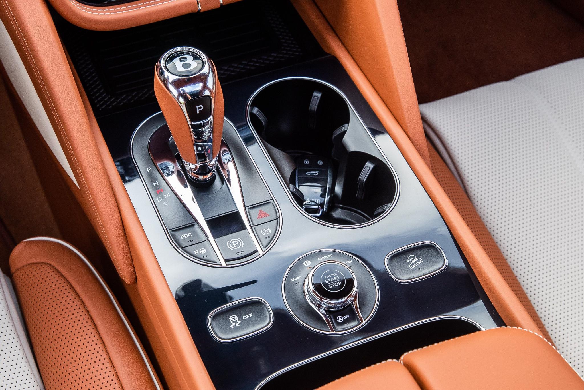 宾利添越bentaygaspeed,2023款宾利添越4.0黑武士落地价