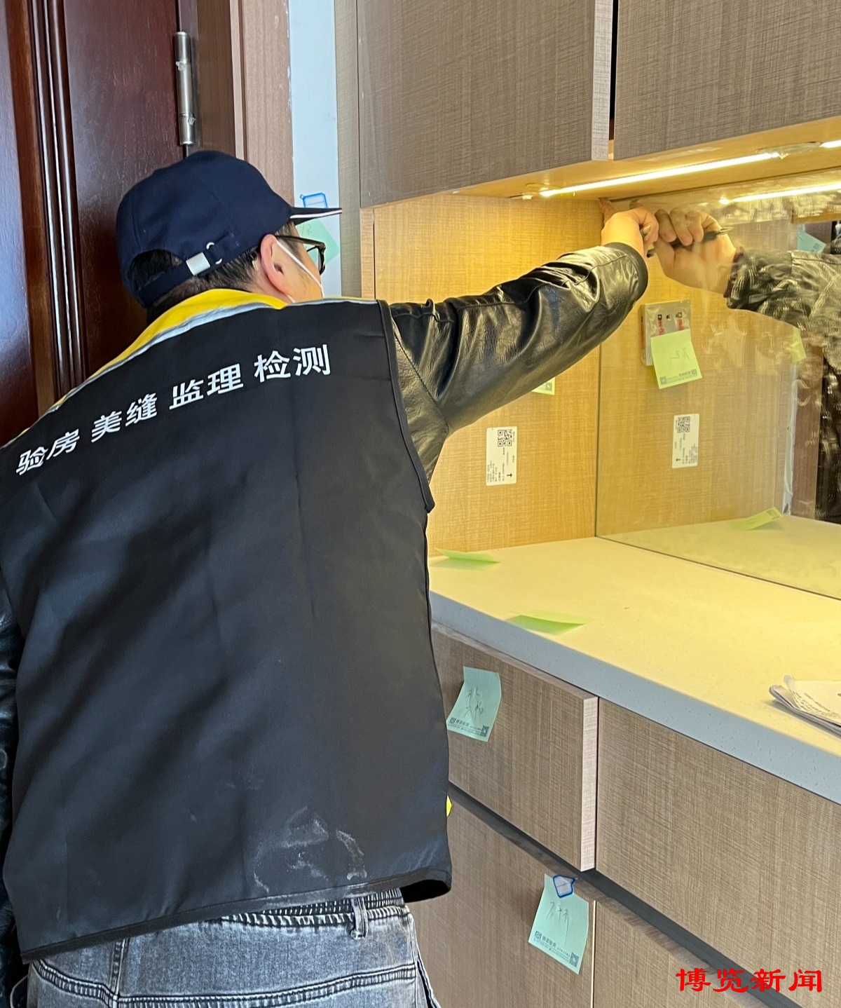 验房墙面有裂纹怎么回事,验房发现墙面很多空鼓补丁