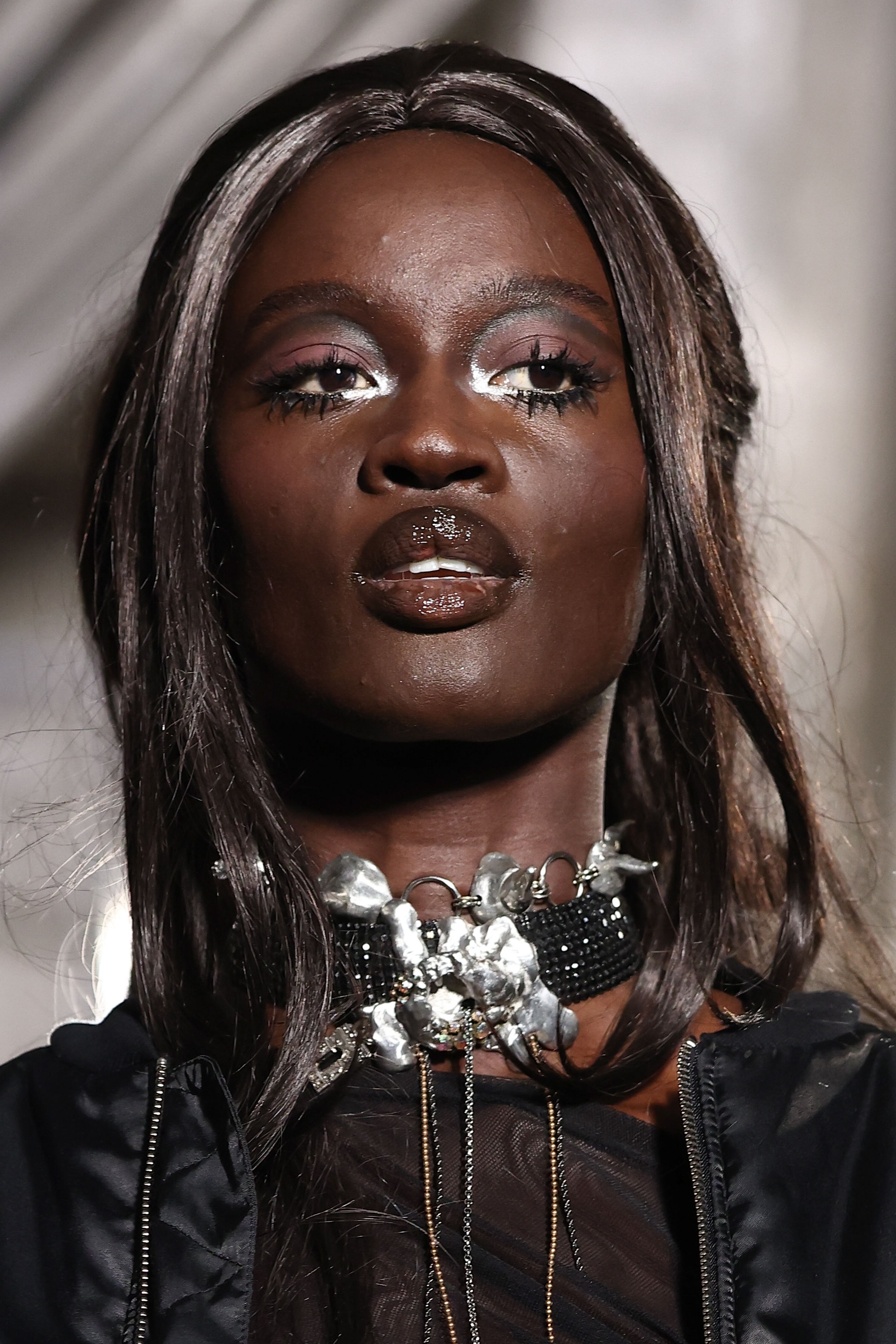 巴黎时装周2020年秋冬水中走秀,伦敦时装周2023春夏时装秀