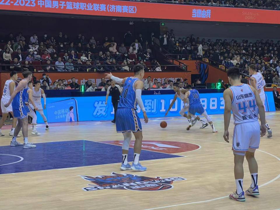 山东男篮季后赛输深圳14分,山东男篮不敌上海男篮遭赛季三杀