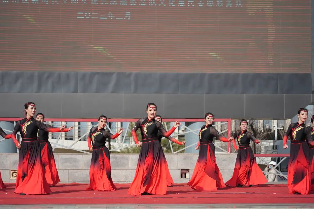 秀才艺展风采为主题的作品,秀才艺展风采