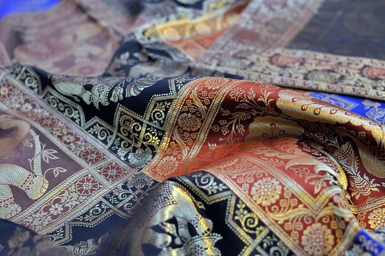 一艘货轮从天津出发到广州,一艘从广州开往大连的货轮