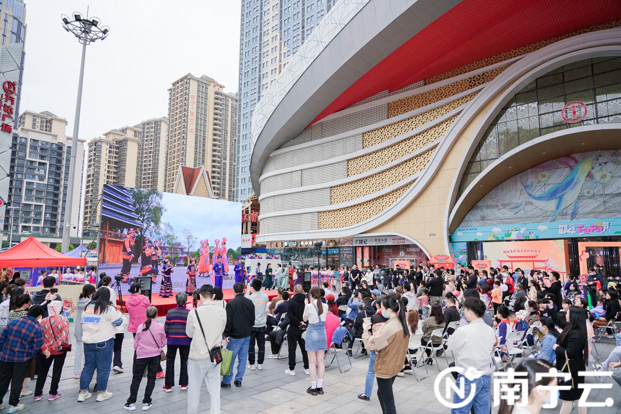 精彩生动的法治活动,广西南宁现场普法