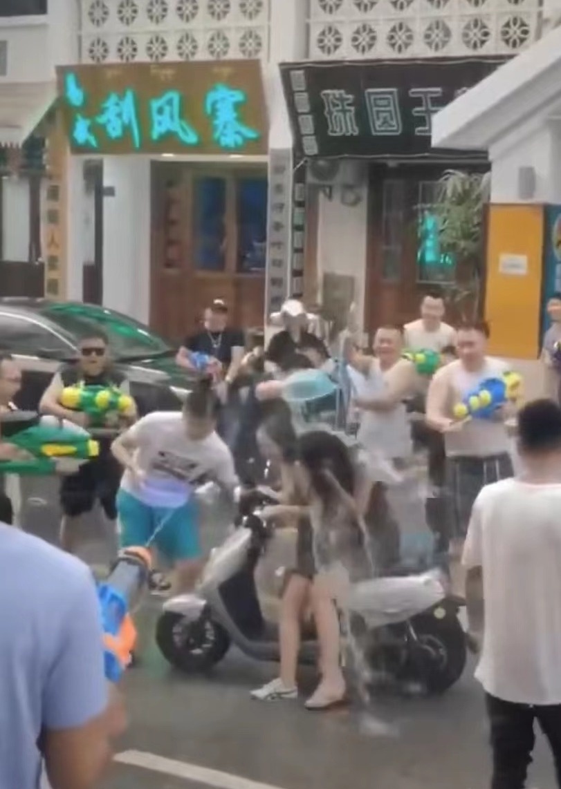 泼水节正确泼水方法,泼水节泼水方法