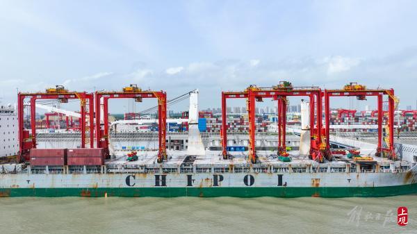 单台起重机181吨！中波轮船搭载“大国重器”出海巴西