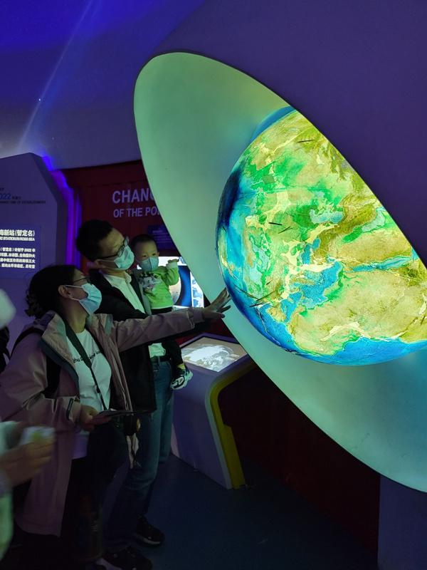 一眼爱上你游客看滨城丨山西游客刘旭：滨海新区这座国家海洋博物馆不虚此行！