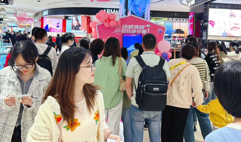 春节南京景区客流火爆,南京商场五一人流量