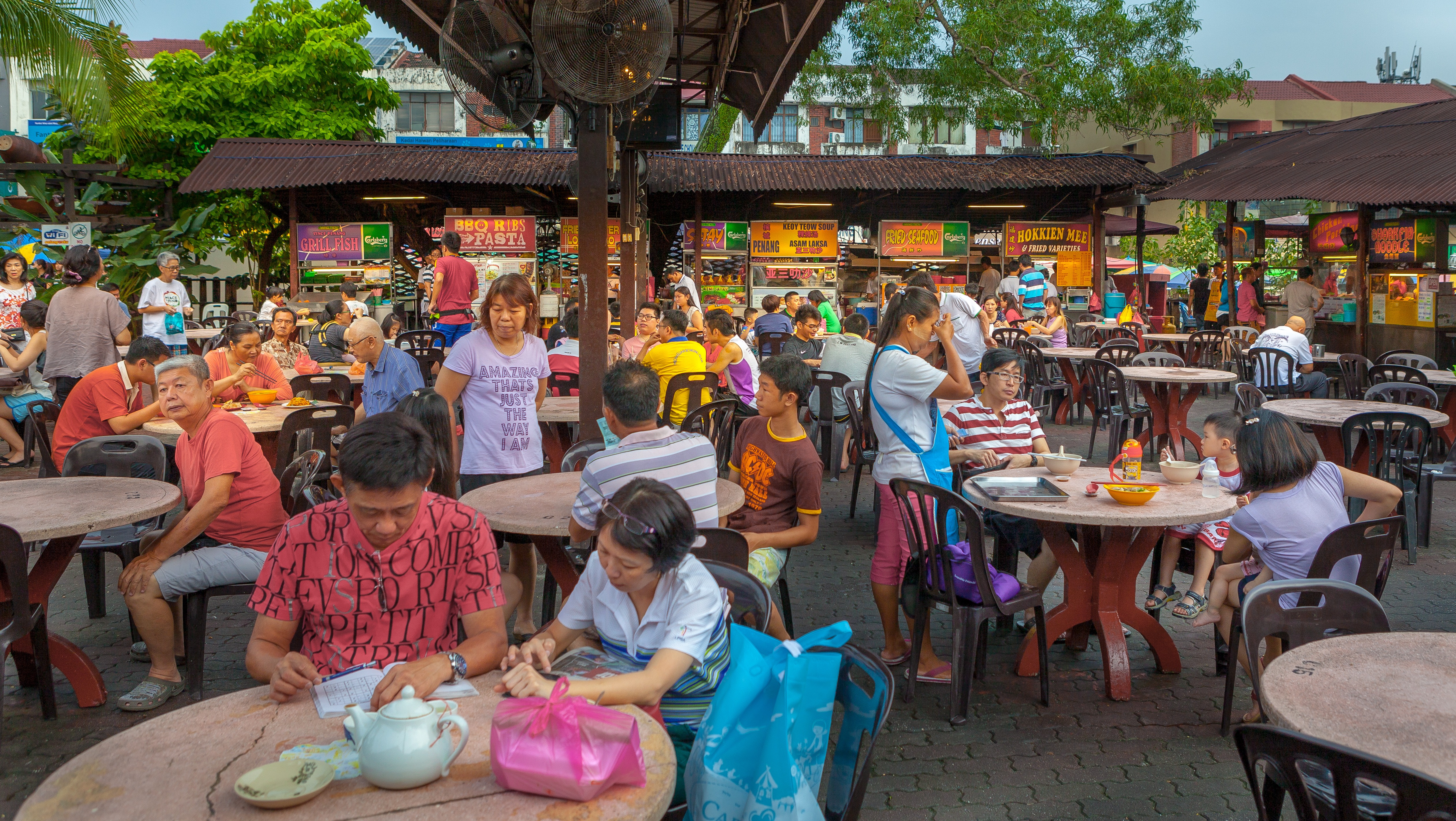 马来西亚吉隆坡双子塔夜景,吉隆坡2022年六月份双子塔夜景