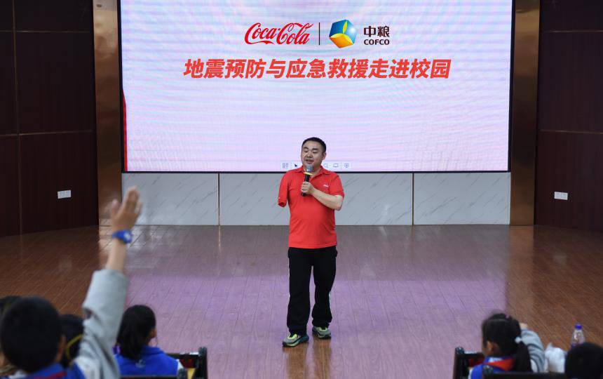 汶川地震可乐男孩薛枭现状,汶川地震薛枭