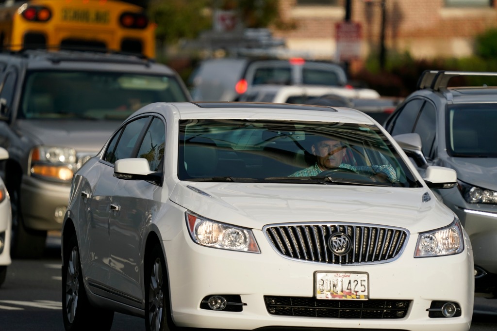 修车代替买车　美国上路乘用车平均车龄创新高