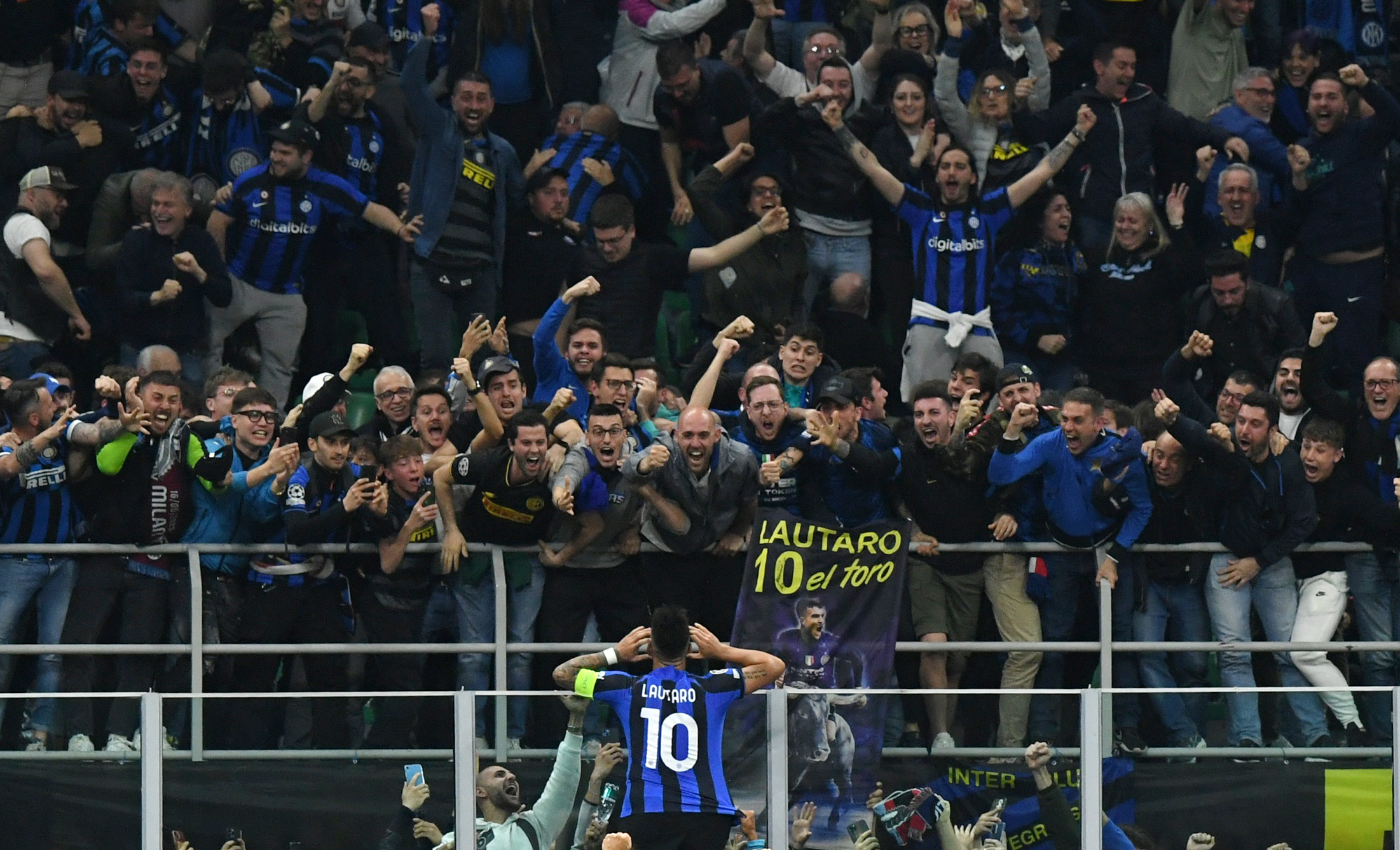 足球国际米兰队,国际米兰足球竞赛