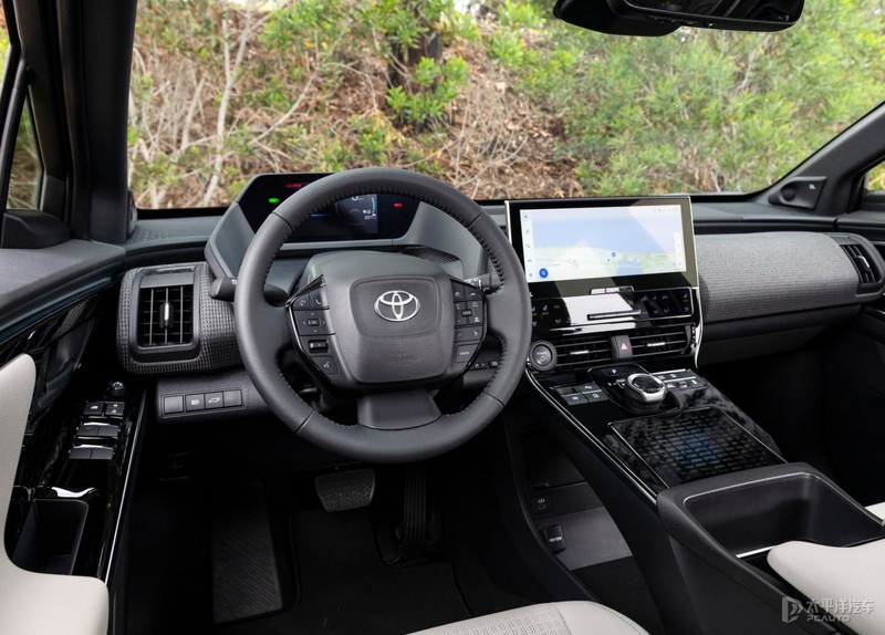 智己ls7的半幅式方向盘,智己ls7半幅方向盘是谁生产的