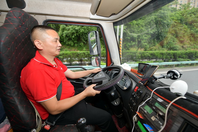 最大的困难就是没钱,货车司机靠什么找货