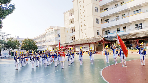 五育并举关爱学生幸福成长,五育并举优秀学生风采