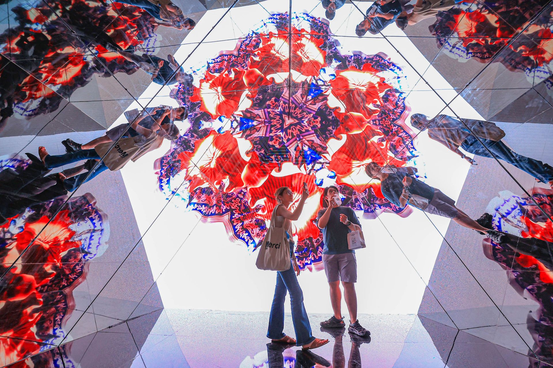 港潮流购物节,香港媒体报道粤港澳大湾区购物节