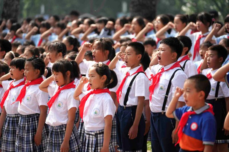 少先队员光荣入队,少先队入队游园