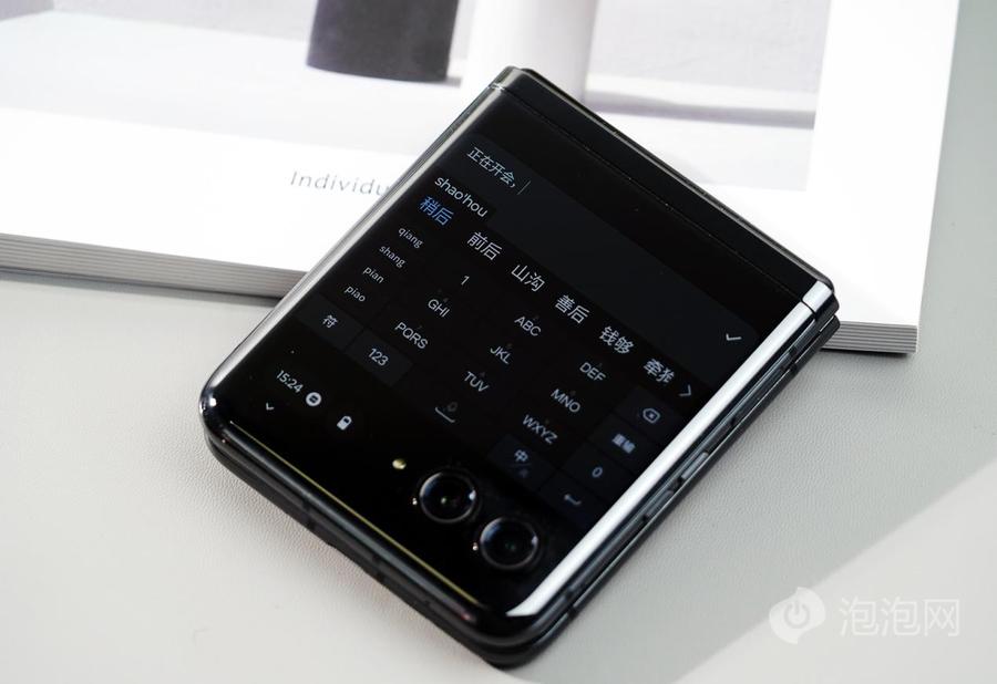 motorazr40ultra折叠屏测试,motorazr40ultra双卡测评