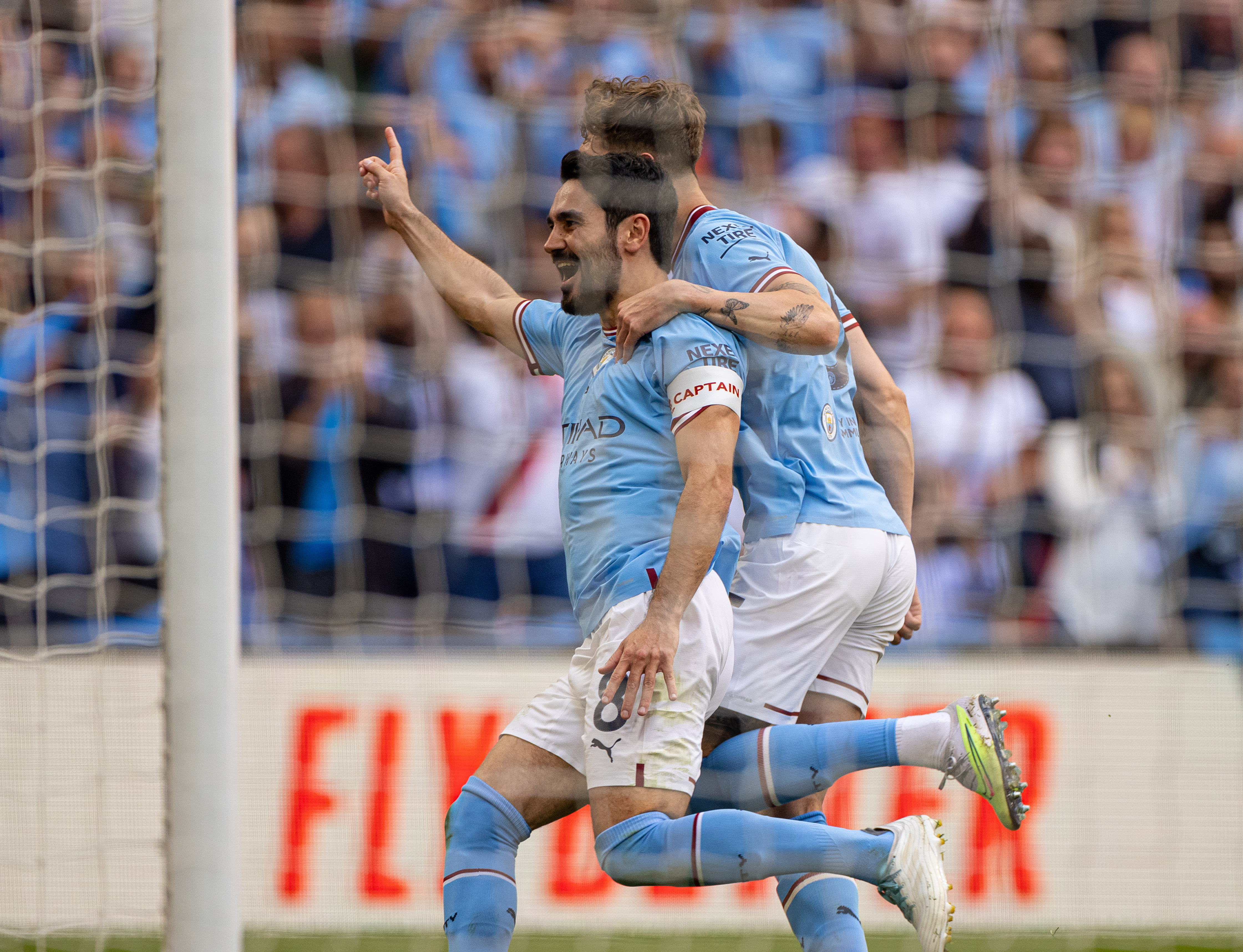 （体育）足球——英格兰足总杯：曼城夺冠