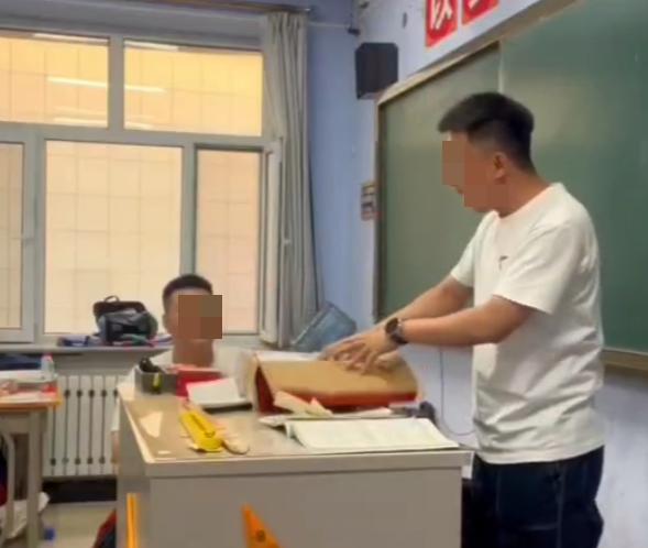 吉林一班主任花5000元给高三学生买礼物：给学生们留个念想，这些钱算不了什么