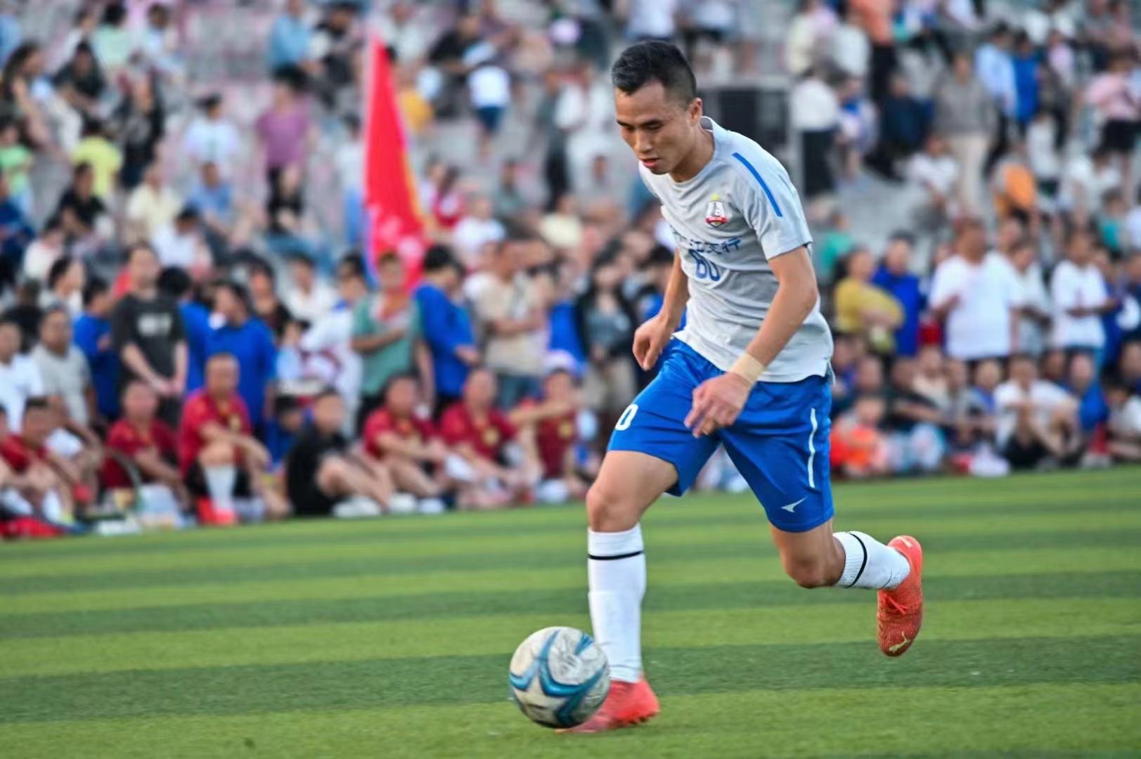 贵州村超足球场地在哪,贵州村超足球场地在榕江县城吗